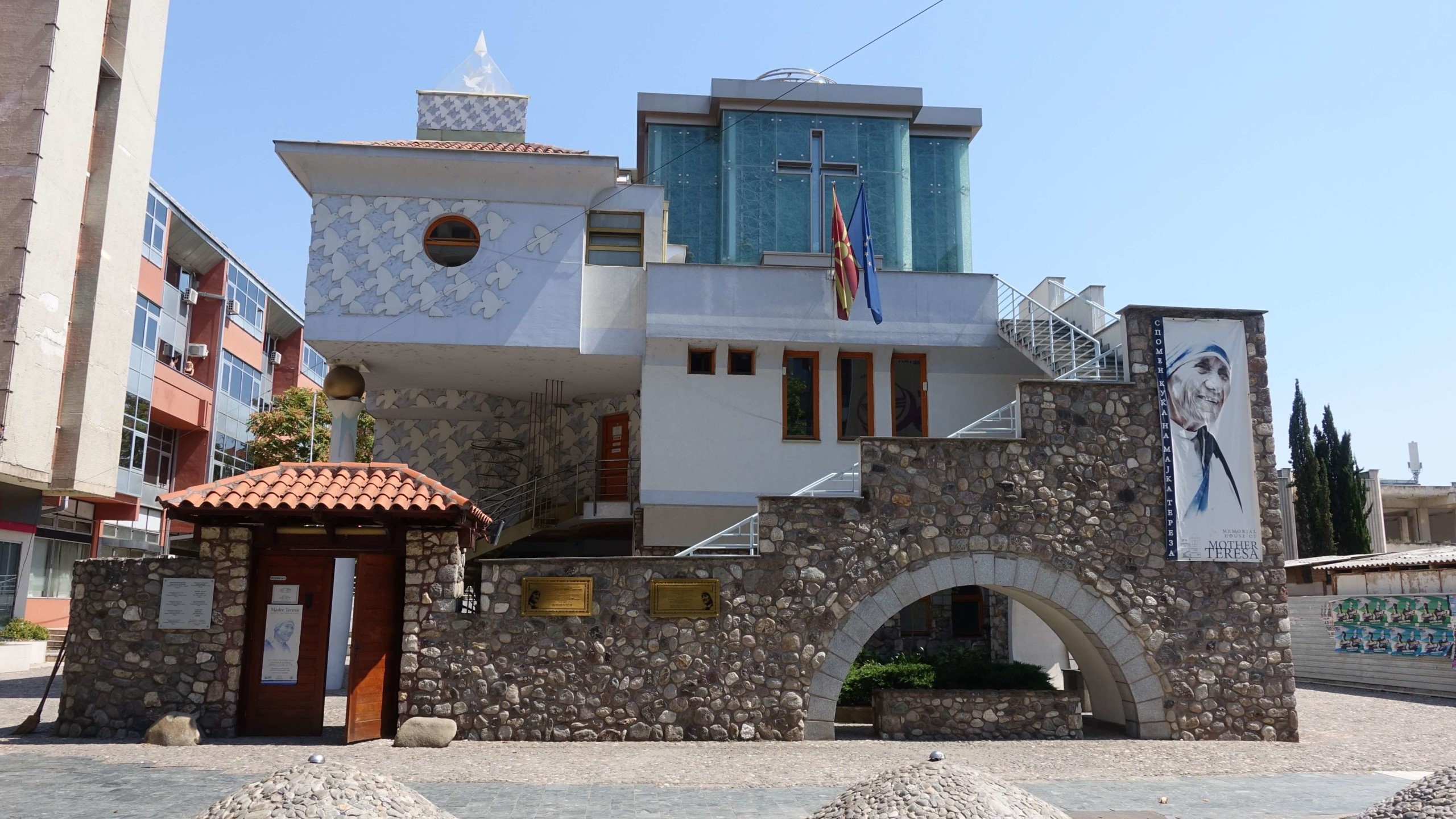 Mother-Teresa-Memorial-House-scaled (1)